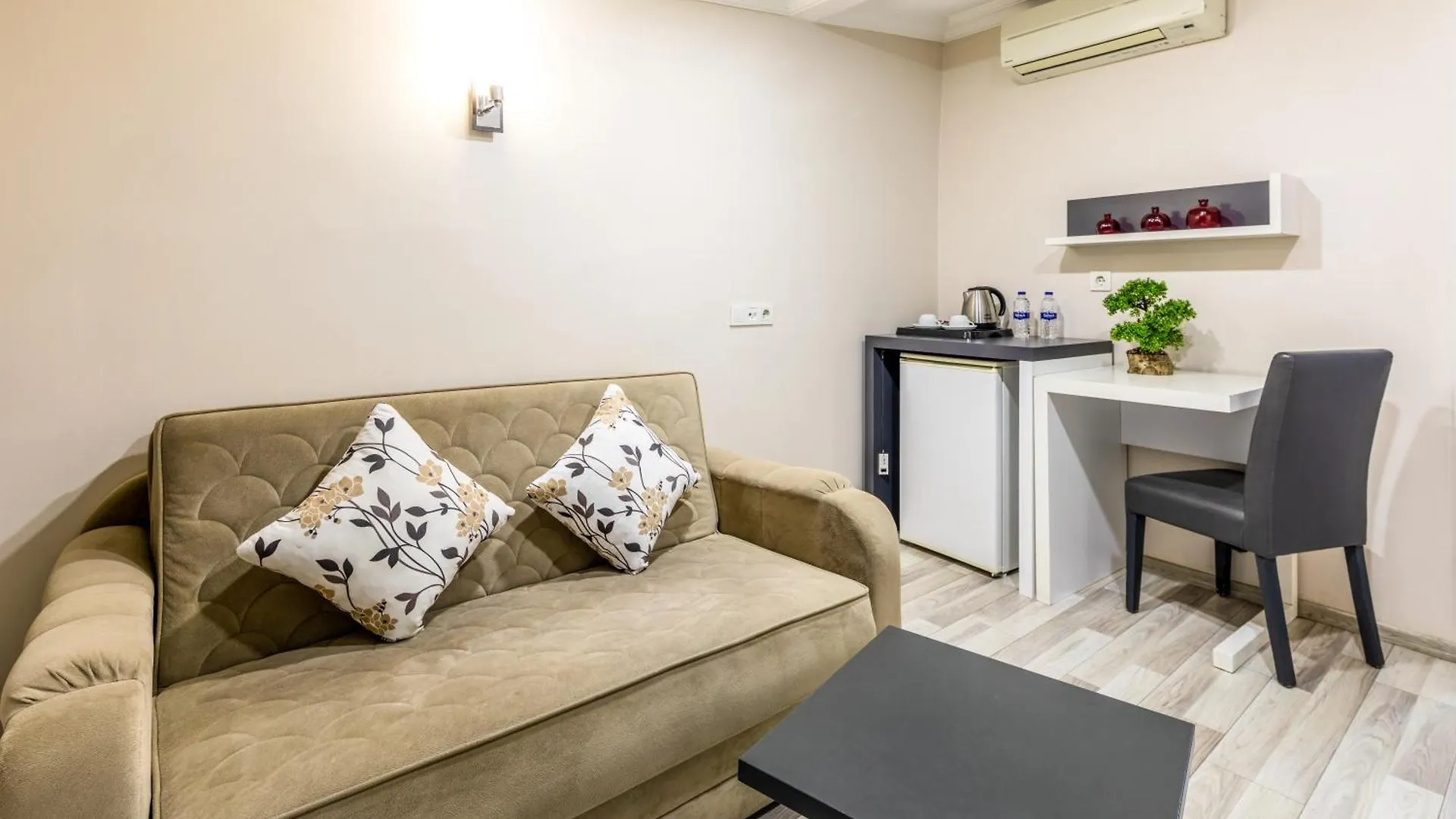 Platine Istiklal Suite Стамбул 0*,  Турция