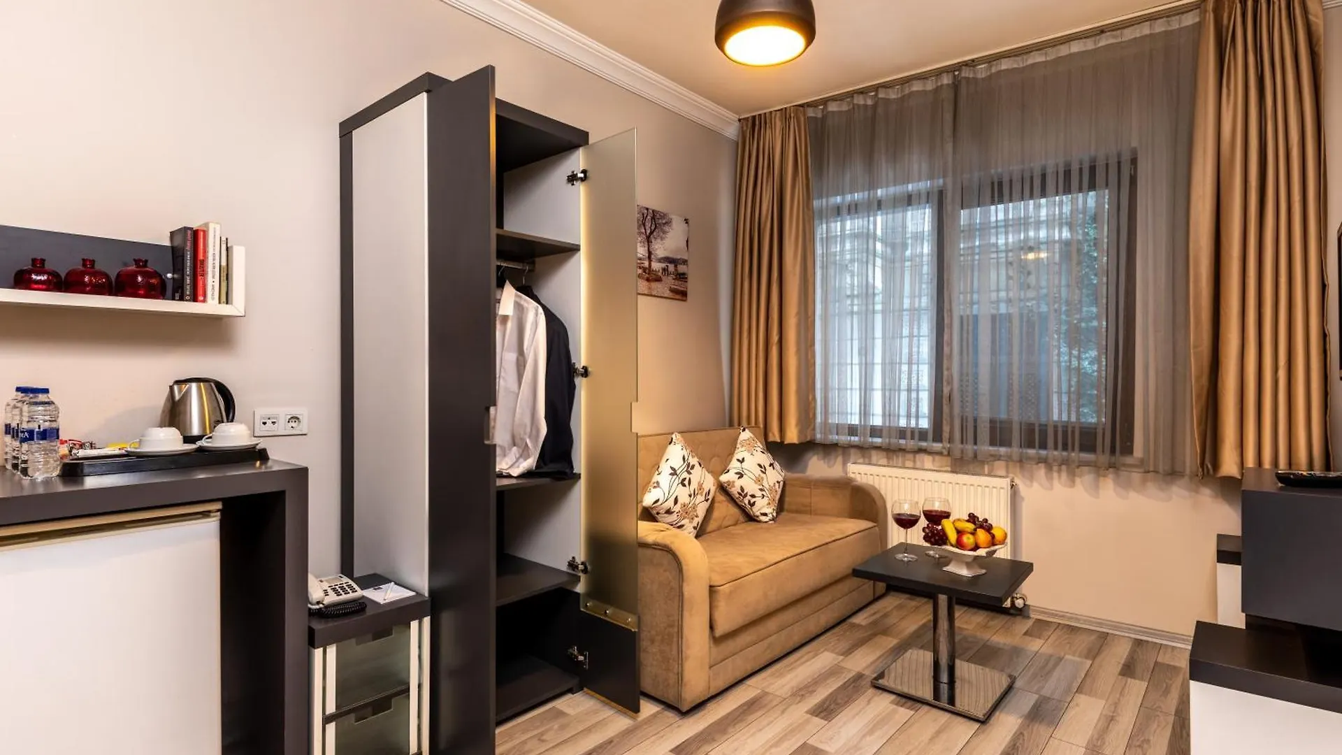 Отель Platine Istiklal Suite Стамбул